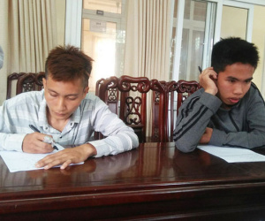 Triệu tập nhóm rước dâu ‘đầu trần’, chặn ôtô trên quốc lộ