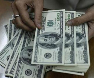 Bất ngờ dồn dập, USD tăng giá trong lo sợ