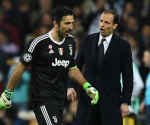 Del Piero chê Buffon việc miệt thị trọng tài