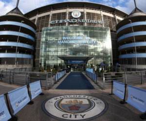 Man City cân nhắc dùng chung sân nhà với Man Utd