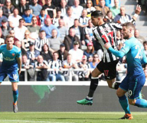 Arsenal thua ngược Newcastle, cạn cơ hội vào top 4