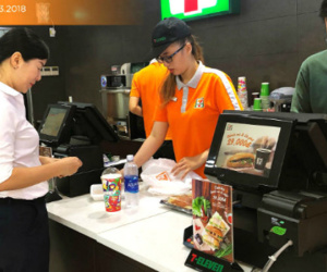 Cửa hàng tiện lợi - Kẻ đóng người mở