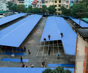 Tháo dỡ bãi giữ 350 xe ô tô một ngày ở Hà Nội