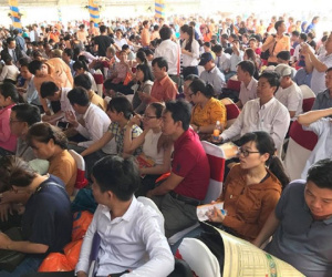 TP.Hồ Chí Minh: Chen chúc nhau đi mua đất nền