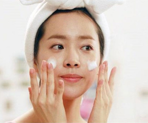 Tưởng vô hại nhưng 5 sơ suất nhỏ sau có thể khiến công sức chăm da 'đổ sông đổ bể'!
