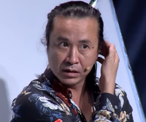 Video: Lê Minh Sơn nói lời yêu thí sinh trên sân khấu Sing my song