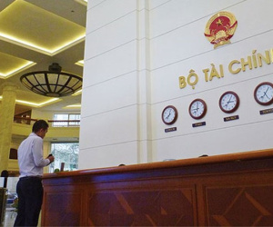 Bộ máy cồng kềnh, lương cán bộ thuế cao chót vót