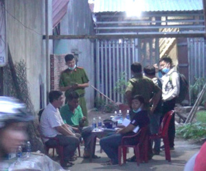 Cô gái 21 tuổi đầu độc nữ đồng nghiệp bằng dung dịch tẩy rửa