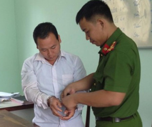Bé gái 13 tuổi sinh con, 3 người đàn ông vào tù