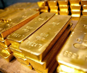 Giá vàng hôm nay 18/4: Ồ ạt bán tháo, giá vẫn tăng vọt lên