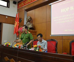 Các đối tượng nhuộm cà phê với than pin ngoan cố không khai