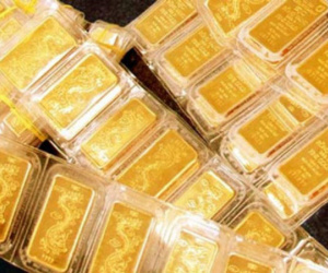 Giá vàng hôm nay 19/4: Tiếp tục tăng nhanh khi USD giảm