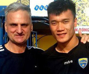 HLV Thanh Hóa vừa mất ghế nhắn nhủ Bùi Tiến Dũng: 'Cậu sẽ trở thành thủ môn giỏi nhất'