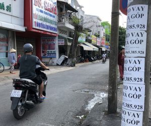 Cảnh giác với quảng cáo cho vay không thế chấp ở cột điện
