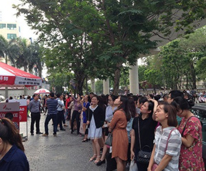 Hà Nội: Cháy căn hộ trên tầng 7 chung cư mặt đường Xuân Thủy, nhiều người hốt hoảng