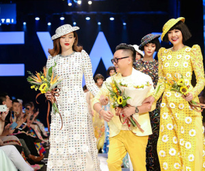 Hồ Ngọc Hà và Thanh Hằng nắm tay nhau, kết show Công Trí