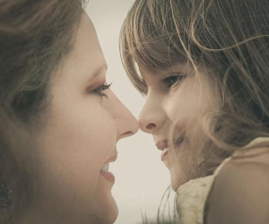 Lời mẹ dạy con gây sốt MXH: Nếu có con gái, đừng dạy con phải chịu đựng, hãy dạy con nói chính kiến của mình