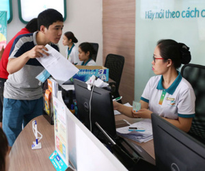 Hoàn tất thông tin cá nhân trên thuê bao di động: Cập rập, phiền hà thủ tục