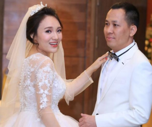 Nhật Thủy sinh con đầu lòng sau 5 tháng lấy chồng hơn 14 tuổi