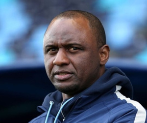 Patrick Vieira chưa nghĩ tới chuyện kế nhiệm Wenger