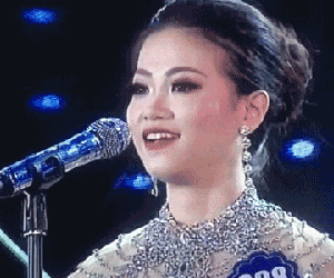 Thí sinh Hoa hậu Biển bất ngờ 'bắn' tiếng Anh, khán giả xì xào 'ban giám khảo hiểu không?'