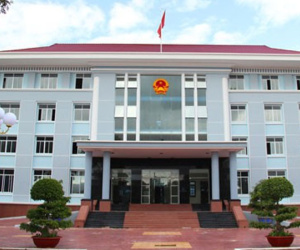 Dùng ngân sách tiếp khách vô tội vạ