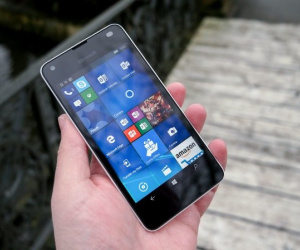 Microsoft bán xong chiếc Windows Phone cuối cùng