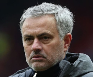 Mourinho sợ bị giết nếu không đoạt Cup FA