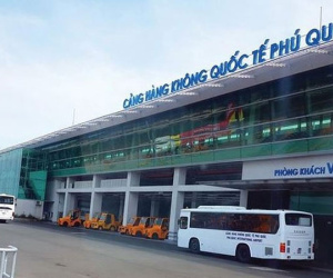 Vé bay 'đặc khu' khan hiếm, tăng chóng mặt vì cơn sốt đất?