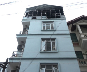 Video: 50 trẻ mầm non thoát nạn trong đám cháy ở Hà Nội
