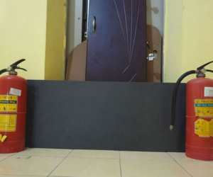 Hà Nội: Thang máy gặp sự cố, nhiều người hoảng loạn gọi trợ giúp