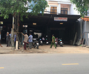 Ông chủ garage ô tô để lại thư tuyệt mệnh xin lỗi vợ con rồi ra sau nhà treo cổ