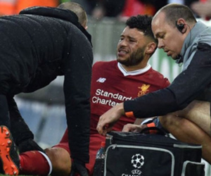 Liverpool nguy cơ mất trụ cột ở lượt về gặp Roma