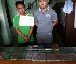 Chặn hai người nước ngoài cùng 33 bánh heroin