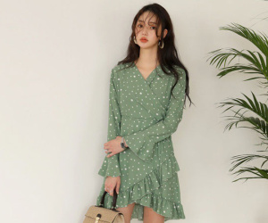 Hè này đúng là phải mặc váy quấn, vì chọn kiểu gì thì nhìn cũng xinh xắn và dễ thương