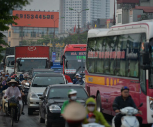 Tai nạn trước giờ cao điểm tại Giải Phóng - Ngọc Hồi, cửa ngõ phía Nam ùn tắc nghiêm trọng