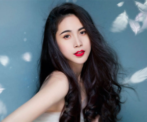 Thủy Tiên: Cát-xê ở bar chỉ 'sang' hơn show 'chuồng gà' một chút
