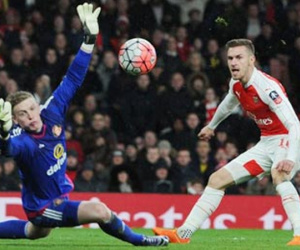 Tuyến giữa Arsenal trông cả vào Ramsey