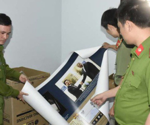 Chiêu ngụy trang thành nhân viên tiếp thị của hội viên 'Hội Thánh đức Chúa trời'