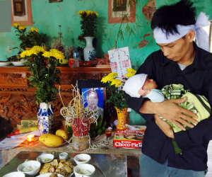 Người mẹ trẻ bị sét đánh tử vong: Con trai 45 ngày tuổi liên tục mớm miệng tìm sữa mẹ