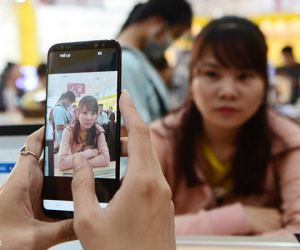 SIM đầu tiên bị khóa sau ngày 24/4: Nhà mạng nói do lỗi của nhân viên