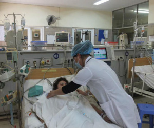 Uống nước nhiễm độc thuốc diệt cỏ, 73 người nhập viện