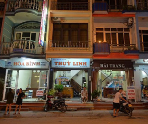 Nghỉ lễ 30/4 - 1/5: Nhà nghỉ, khách sạn đồng loạt tăng giá nhưng vẫn 'cháy' phòng, vé xe khách khan hiếm