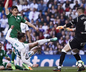 Real rút 10 cầu thủ khỏi đội hình chính, vẫn thắng ở La Liga