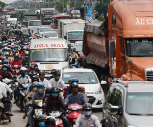 Trạm thu phí ở Vũng Tàu xả cửa vì người dân ùn ùn đi nghỉ lễ