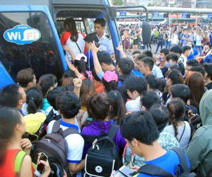 Người dân mệt nhoài trở lại thành phố sau kỳ nghỉ lễ 30/4