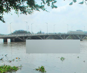 Nhảy cầu tự tử vì nhận ảnh bạn gái có người yêu mới