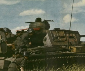 Những cỗ xe tăng đáng sợ của Hitler