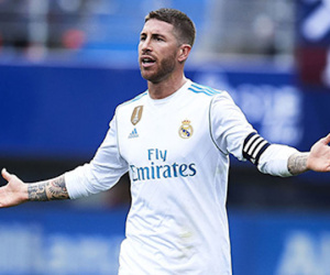 Ramos: 'Không có chuyện Real xếp hàng chào đón Barca'