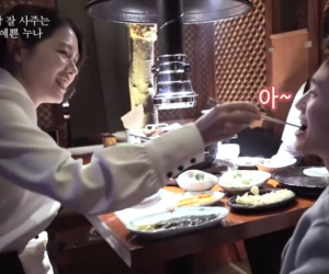 Hậu trường Chị Đẹp Mua Cơm Ngon Cho Tôi: Son Ye Jin ân cần chăm sóc Jung Hae In